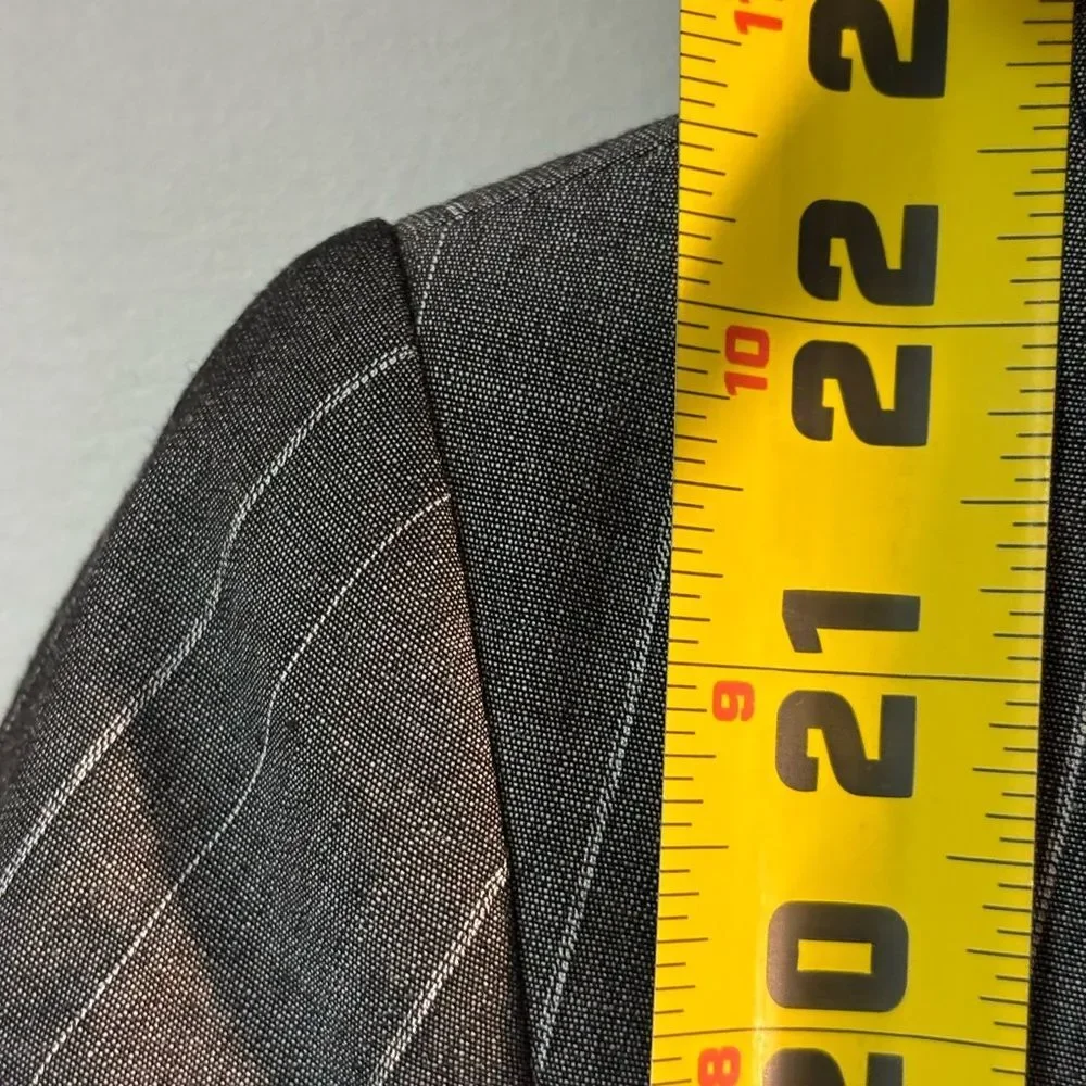 Ellen Tracy Gray Pinstripe Blazer Office Business Suit Separate Size 12